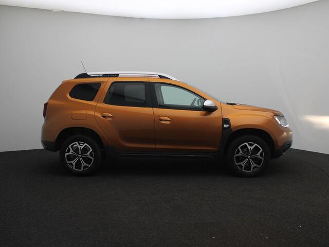 Dacia DUSTER TCe 130 Prestige | Climate Control | Navigatie | Lichtmetalen velgen | Sensoren achter met achteruitrijcamera | Dacia handsfree card voor het openen sluiten en starten | Metaalkleur |