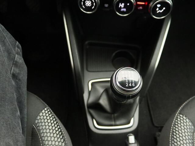 Dacia DUSTER TCe 130 Prestige | Climate Control | Navigatie | Lichtmetalen velgen | Sensoren achter met achteruitrijcamera | Dacia handsfree card voor het openen sluiten en starten | Metaalkleur |