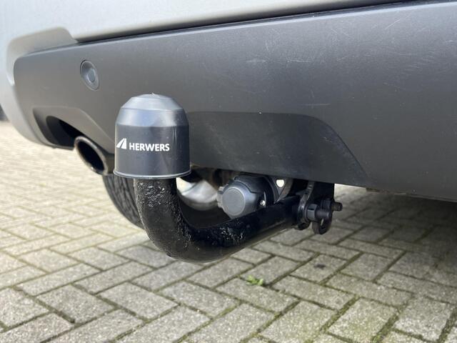 Dacia DUSTER 1.2 TCe Comfort / Afneembare Trekhaak / Trekgewicht 1.500 kg / Cruise Control / Parkeersensor achter / Airco / Radio / Bluetooth
