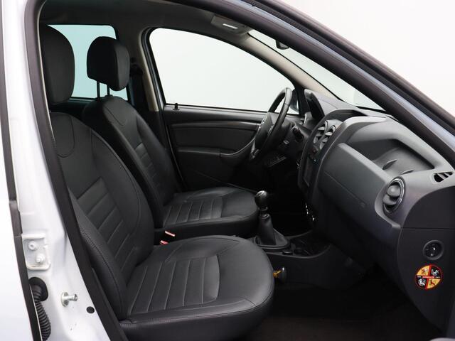 Dacia DUSTER 1.2 TCe 4x2 Prestige | Trekhaak! | Bekleding Leder | Navigatie | Cruise Control |