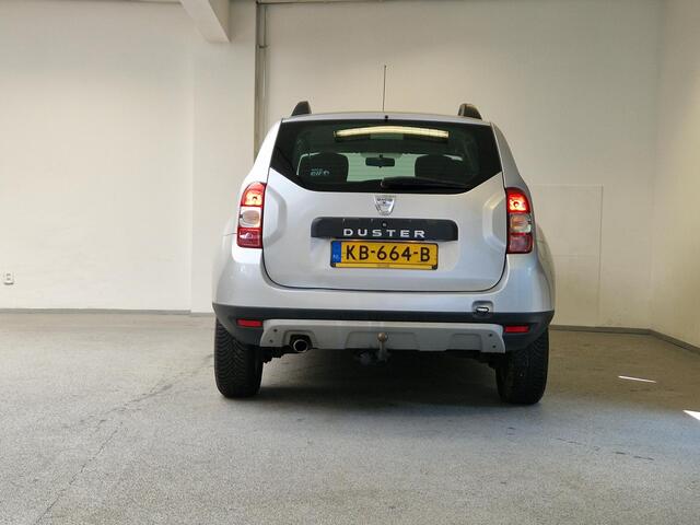 Dacia DUSTER 1.2 TCe 4x2 Lauréate | 2e-Eig. | Trekhaak | Navigatie | Licht Metalen Velgen |