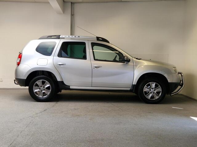 Dacia DUSTER 1.2 TCe 4x2 Lauréate | 2e-Eig. | Trekhaak | Navigatie | Licht Metalen Velgen |
