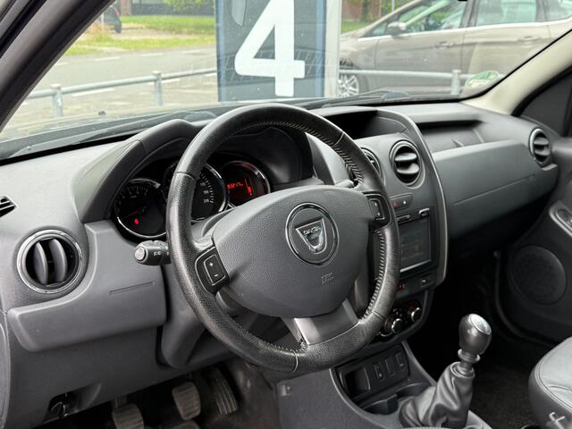 Dacia DUSTER BWJ 2016 | 1.2 TCe 126PK 4x2 Prestige | LEDER | TREKHAAK | CRUISE | NAVI | AIRCO | LICHTMETAAL |