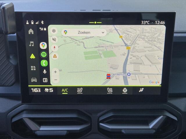 Dacia DUSTER 1.6 Hybrid 140 Journey Automaat / Pack winter / Navigatie via Apple Carplay of Android Auto / Stuur- en Stoelverwarming / Cruise control / Achteruitrijcamera / Draadloze telefoon lader / Climate control /
