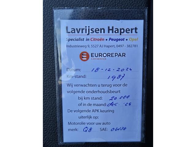 Dacia DUSTER 1.6 Hybrid 140 Journey Automaat / Pack winter / Navigatie via Apple Carplay of Android Auto / Stuur- en Stoelverwarming / Cruise control / Achteruitrijcamera / Draadloze telefoon lader / Climate control /