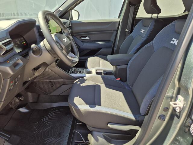 Dacia DUSTER 1.6 Hybrid 140 Journey Automaat / Pack winter / Navigatie via Apple Carplay of Android Auto / Stuur- en Stoelverwarming / Cruise control / Achteruitrijcamera / Draadloze telefoon lader / Climate control /