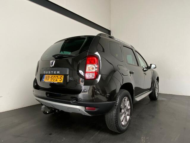 Dacia DUSTER 1.2 TCe 4x2 Prestige. Navi. Pano!