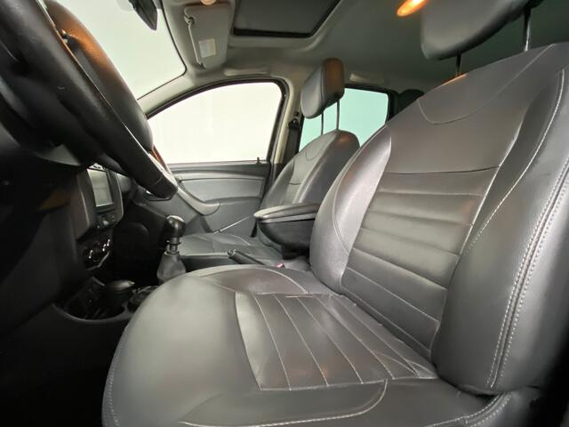 Dacia DUSTER 1.2 TCe 4x2 Prestige. Navi. Pano!