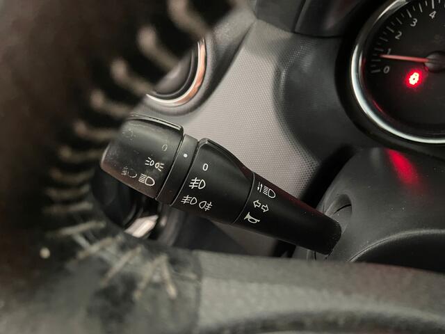 Dacia DUSTER 1.2 TCe 4x2 Prestige. Navi. Pano!