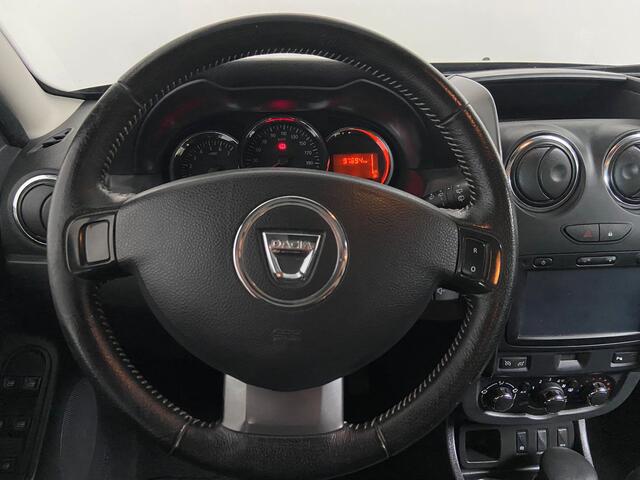 Dacia DUSTER 1.2 TCe 4x2 Prestige. Navi. Pano!