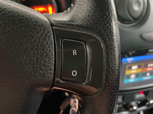 Dacia DUSTER 1.2 TCe 4x2 Prestige. Navi. Pano!