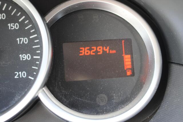 Dacia DUSTER 1.2 TCe 4x2 Blackshadow Navigatiesysteem | Achteruitrij camera | Parkeersensoren