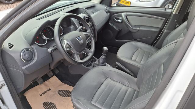 Dacia DUSTER 1.2 TCE 4x2 Blackshadow Leder, Navigatie, Camera