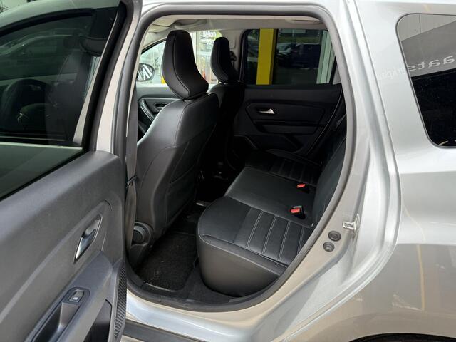Dacia DUSTER 1.3 TCe Prestige | Rondom zicht camera | Navigatie | Climate Control | DAB | LED | Cruise Control | Lichtmetaal | Leer | Stoelverwarming |