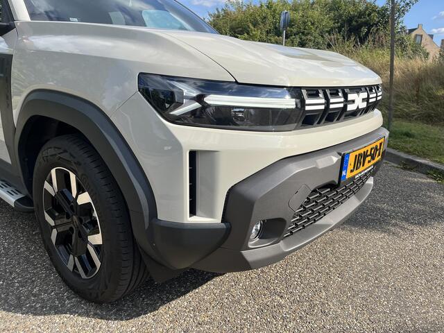 Dacia DUSTER 1.6 Hybrid 140 Extreme APPLE CARPLAY ANDROID AUTO / VERWARMDE VOORSTOELEN / CLIMATE CONTROLE / CRUISE CONTROLE / PARKEERSENSOREN+CAMERA.