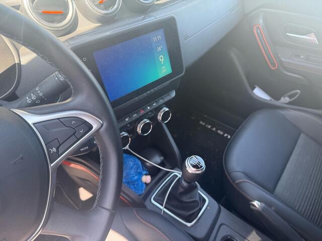 Dacia DUSTER 1.3 TCe Extreme Trekhaak / sidesteps / Navigatie / Parkeersensoren