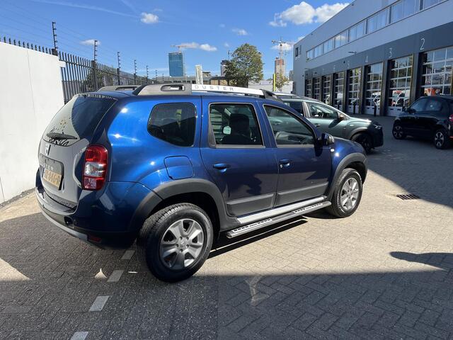 Dacia DUSTER 1.2 TCe 4x2 10th Anniversary / SIDE BARS / PARKEERSENSOREN / LICHTMETALEN VELGEN