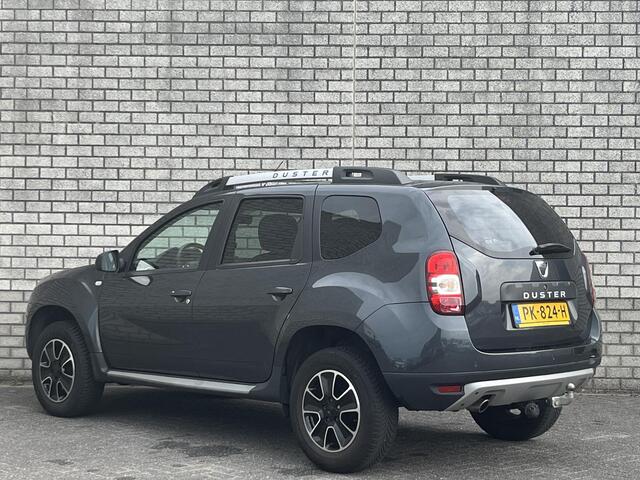 Dacia DUSTER 1.2 TCe 4x2 Blackshadow | Dealer onderhouden | Trekhaak | Stoelverwarming | Achteruitrijcamera | Navigatie |
