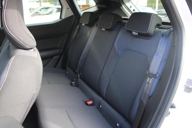 Dacia DUSTER 1.6 Hybrid 140 Expression Automaat | Navigatiesysteem | Achterruitrij Camera