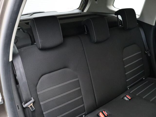 Dacia DUSTER TCe 130pk Prestige | Dodehoek sensoren | Elektronische klimaatregeling | Camera's rondom | Apple Carplay & Android Auto |