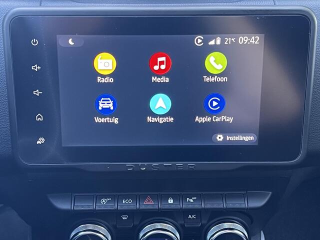 Dacia DUSTER 1.0 TCe Prestige / Trekhaak / Achteruitrijcamera / Stoelverwarming / Navigatie / Apple Carplay & Android Auto / Dode Hoek Detectie / Climate Control / Cruise Control /