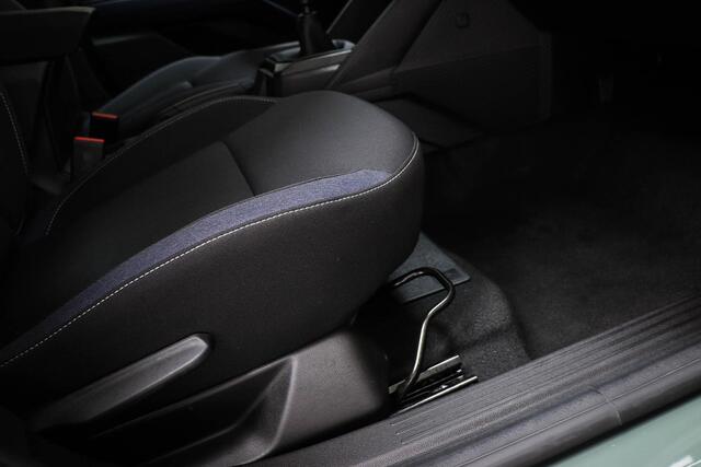 Dacia DUSTER 1.2 TCe 130 mild hybrid Expression | WINTER PACK | STOELVERWARMING | NAVIGATIE | DAB | APPLE | CAMERA