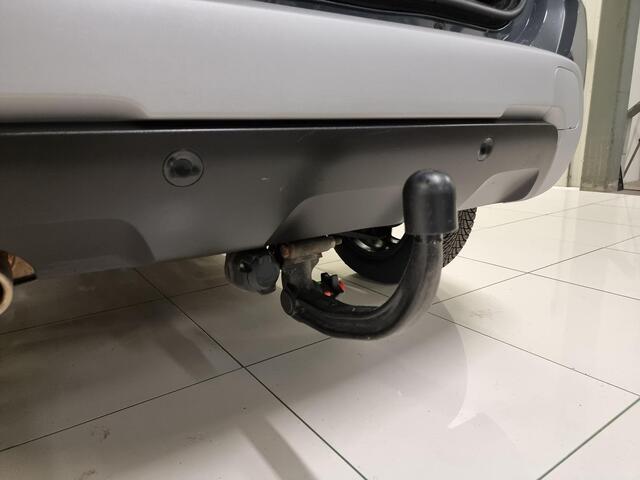 Dacia DUSTER 1.3 TCe 150 Extreme | Trekhaak | 360º Camera | Navigatie |