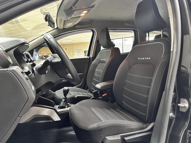 Dacia DUSTER 1.0 TCe Bi-Fuel LPG! Prestige/ DEALER ONDERHOUDEN!/ 17'' LMV/ Camera/ Extra getint glas/ LED Koplampen/ Apple + Android/ Dode-Hoek Ass./ DAB+/ Navi/ Clima/ Cruise/ Multi. LEDER. Stuur/ Mistl./ PDC.