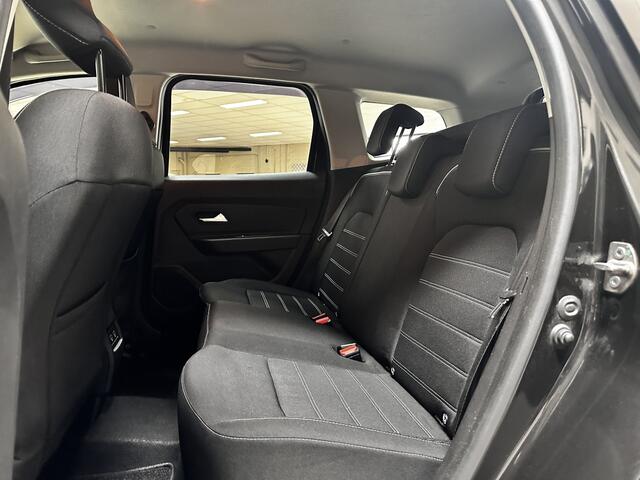 Dacia DUSTER 1.0 TCe Bi-Fuel LPG! Prestige/ DEALER ONDERHOUDEN!/ 17'' LMV/ Camera/ Extra getint glas/ LED Koplampen/ Apple + Android/ Dode-Hoek Ass./ DAB+/ Navi/ Clima/ Cruise/ Multi. LEDER. Stuur/ Mistl./ PDC.