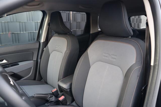 Dacia DUSTER 1.0 TCe 100 ECO-G Extreme | Navigatie | Stoelverwarming | Climate Control | Afn. Trekhaak | Cruise Control