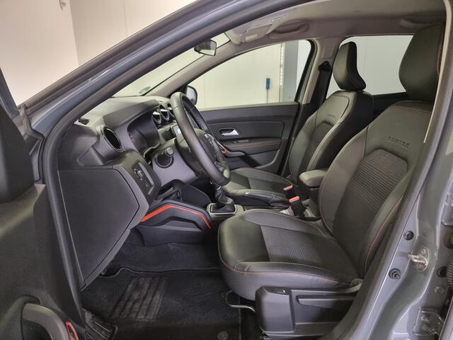 Dacia DUSTER 1.3 TCe 150 Extreme Automaat | Trekhaak | 360º Camera | Stoelverwarming |