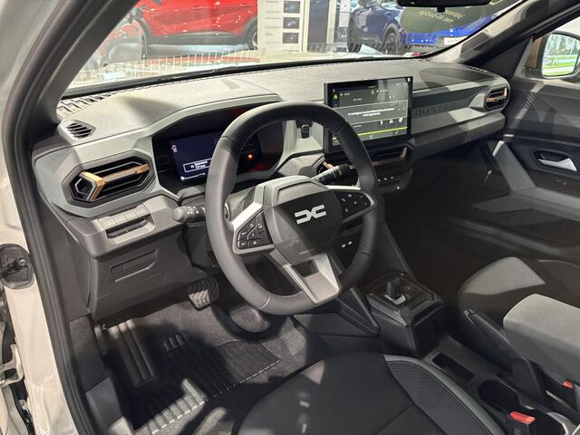 Dacia DUSTER 1.6 Hybrid 140 Extreme 7 JAAR GARANTIE / CLIMATE CONTROL / APPLE & ANDROID CARPLAY / PARKEERSENSOREN & CAMERA / KEYLESS ENTRY / VAN ¤ 36894,- VOOR ¤ 34243,- RIJKLAAR