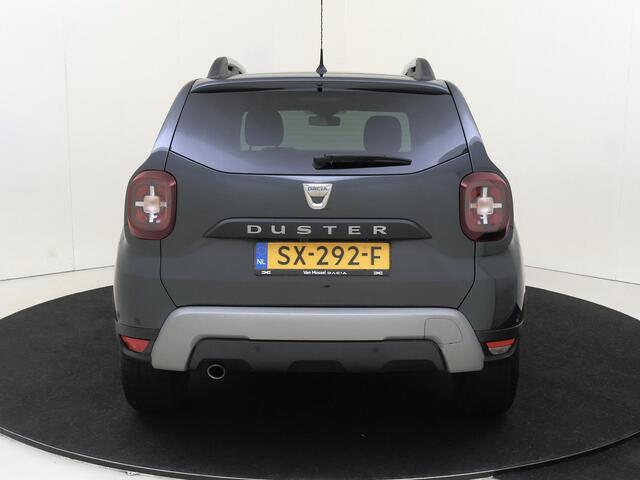Dacia DUSTER 1.2 TCe Prestige | All-Seasonbanden | Camera | Blind Spot Warning | PDC Achter | Cruise Control & Snelheidsbegrenzer | Automatische Verlichting | 17" LMV | Privacy Glass | Apple Carplay & Android Auto