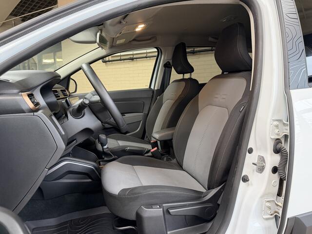 Dacia DUSTER 1.3 TCe 150 AUT Extreme | Navi | Blindspot | 17" | Stoelverwarming | Led | Carplay | PDC V+A | 100 % Dealer onderhouden!