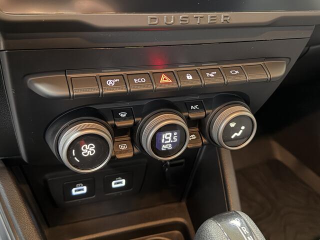 Dacia DUSTER 1.3 TCe 150 AUT Extreme | Navi | Blindspot | 17" | Stoelverwarming | Led | Carplay | PDC V+A | 100 % Dealer onderhouden!