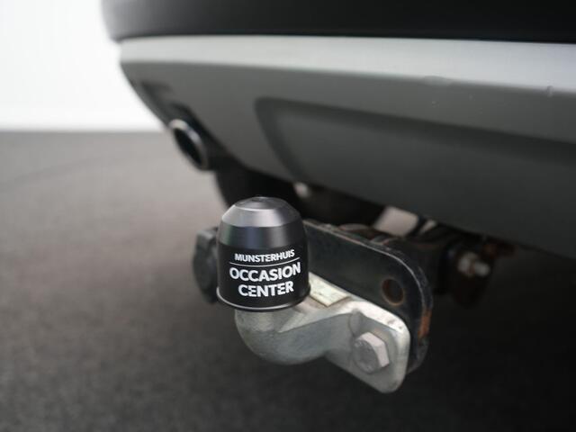 Dacia DUSTER TCe 125 4x4 Lauréate - RIJKLAARPRIJS - Vierwielaandrijving! - All Seasonbanden - Achteruitrijcamera - Trekhaak