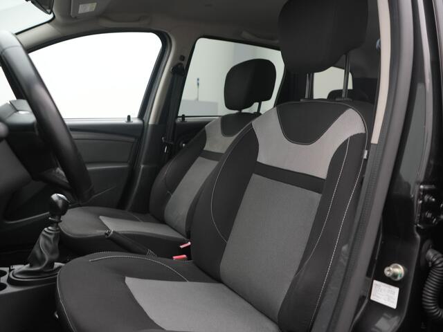 Dacia DUSTER TCe 125 4x4 Lauréate - RIJKLAARPRIJS - Vierwielaandrijving! - All Seasonbanden - Achteruitrijcamera - Trekhaak