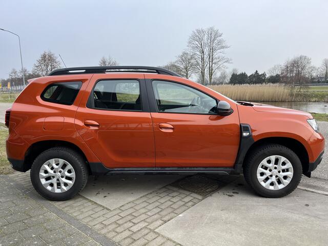 Dacia DUSTER 1.3 TCe 131PK Comfort / Dealer onderhouden / Trekhaak / Camera / Airco / Parkeersensoren.Achter / Apple Carplay - Android Auto /