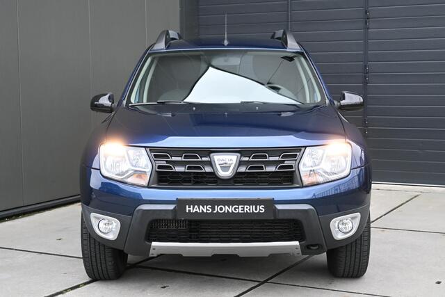 Dacia DUSTER TCe 130 4x2 Blackshadow | TREKHAAK | CAMERA | STOELVERWARMING | NAVI | LEDER | CRUISE CONTROL | AIRCO | PDC | LMV