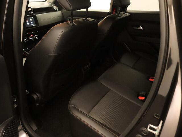 Dacia DUSTER 1.0 TCe Bi-Fuel Extreme - ORIGINEEL NEDERLANDSE AUTO - LPG - PARKEERSENSOREN VOOR EN ACHTER - 360 GRADEN CAMERA - TREKHAAK 1.200KG GEREMD TREKGEWICHT - DODEHOEK DETECTIE - NAVIGATIE - APPLE CARPLAY/ANDOIRD AUTO