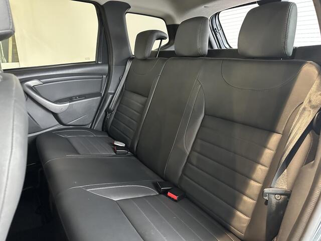 Dacia DUSTER 1.2 TCe 4x2 Blackshadow | NAVIGATIE | ACHTERUITRIJCAMERA | CRUISE CONTROLE | AIRCO