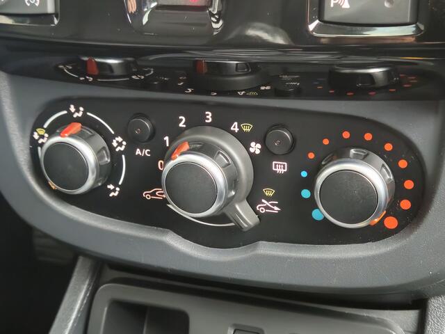 Dacia DUSTER 1.2 TCe 4x2 Blackshadow Inclusief afleveringskosten