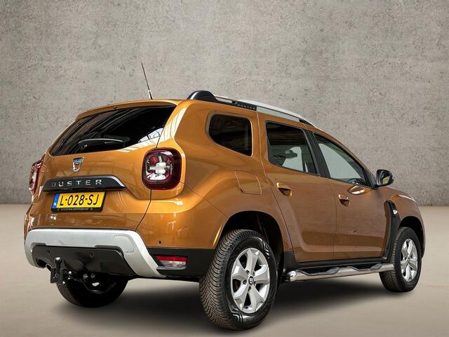 Dacia DUSTER 1.6 SCe Prestige (NAVIGATIE, CAMERA, GETINT GLAS, TREKHAAK, SPORTSTOELEN, LM VELGEN, CRUISE, NIEUWE APK, NIEUWSTAAT)