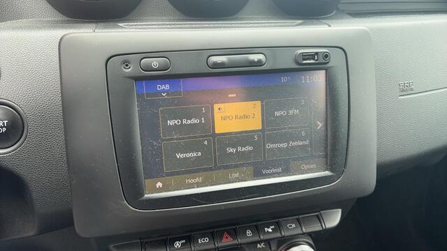 Dacia DUSTER 1.2 TCe Prestige 1STE EIG / TREKHAAK / KEYLESS / 360GR CAMERA / NAVI / CLIMA / PDC / BLUETOOTH / CRUISE / DAB+ / NL-AUTO