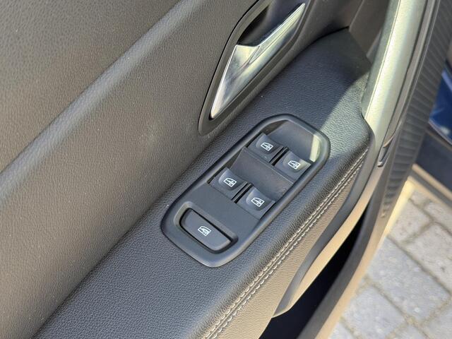 Dacia DUSTER 1.3 TCe Tech Road / Trekhaak 1500 KG / Navigatie / Camera / Cruise Control / Airco / Apple CarPlay/Android Auto /