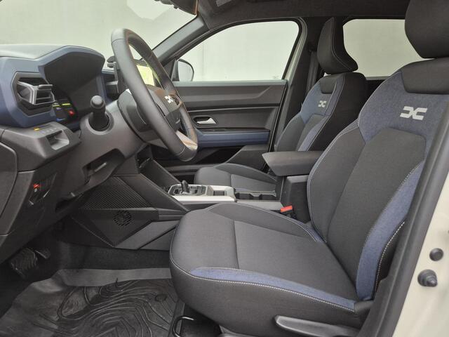 Dacia DUSTER 1.6 Hybrid 140 Journey Automaat / Fabrieksgarantie tot 04-2028 / Stoel & Stuurverwarming / 360 Graden Camera / Draadloze telefoon lader / Apple Carplay & Android Auto / Cruise Control / Climate Control / Dode Hoek Detectie /
