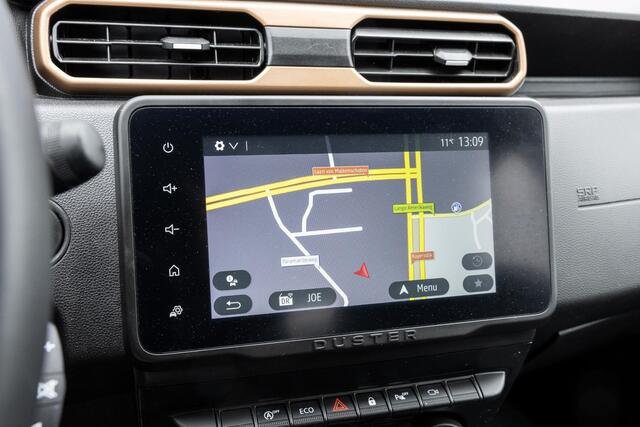 Dacia DUSTER 1.3 TCe 150 EDC Extreme | Trekhaak | 360 Graden Camera | Stoelverwarming | Climate Control | Keyless Entry | LED Koplampen | Lichtmetalen Velgen 17 inch | Navigatie | Apple Carplay | Android Auto