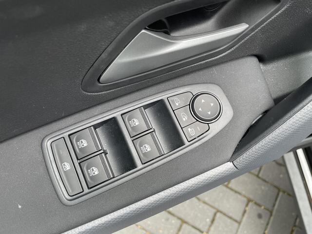 Dacia DUSTER 1.8 Hybrid 155 Limited Edition AUTOMAAT | CAMERA | DODEHOEKSENSOREN | STOEL + STUUR VERW. | VOORUITVERW.