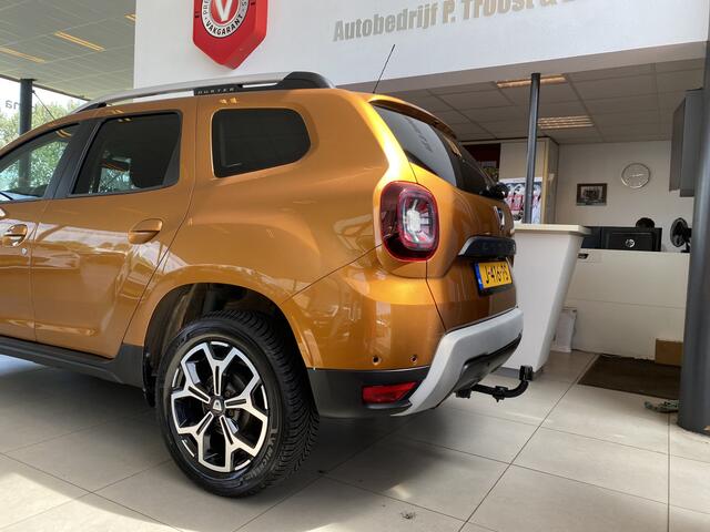 Dacia DUSTER 1.0 TCe Prestige,2E Eigenaar,Dealeronderhouden,Navigatie,Achteruitrijcamera,Bluetooth,Spraakbediening,DAB,Airco,Cruisecontrol,Trekhaak,V&A Sensoren,Dakrail,17 Inch Lmv