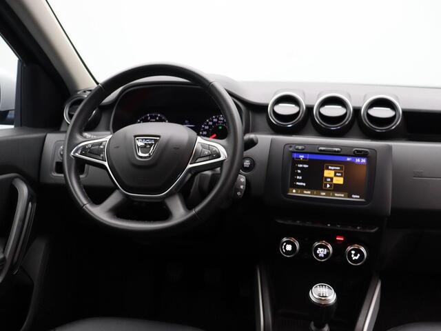 Dacia DUSTER 1.3 TCe 4x4 Prestige | Trekhaak 1500kg geremd | Lederen bekleding | Cimate control | Achteruitrijcamera | Dodehoek detectie |